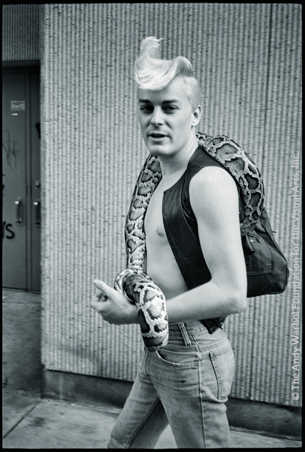 Never Before Seen Photos Of Andy Warhols Glamorous Everyday Life Are