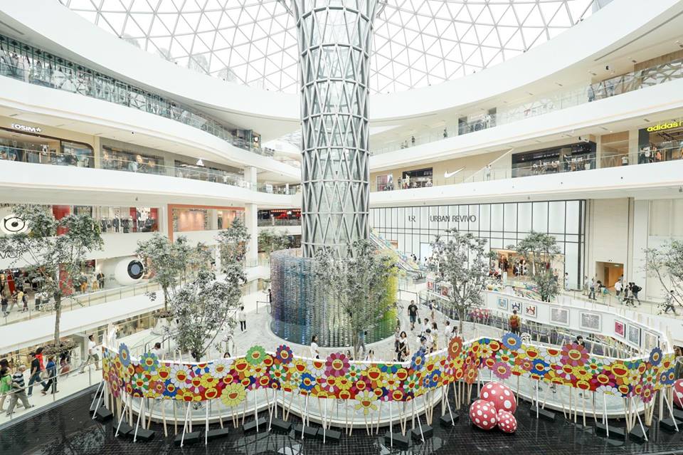 This photo appears to show works by Yayoi Kusama and Takashi Murakami on display at a new Shanghai shopping mall. Kusama's lawyer claims the works are fake, and that other counterfeit exhibitions have taken place across China this year. Photo courtesy of CapitaLand via Facebook.