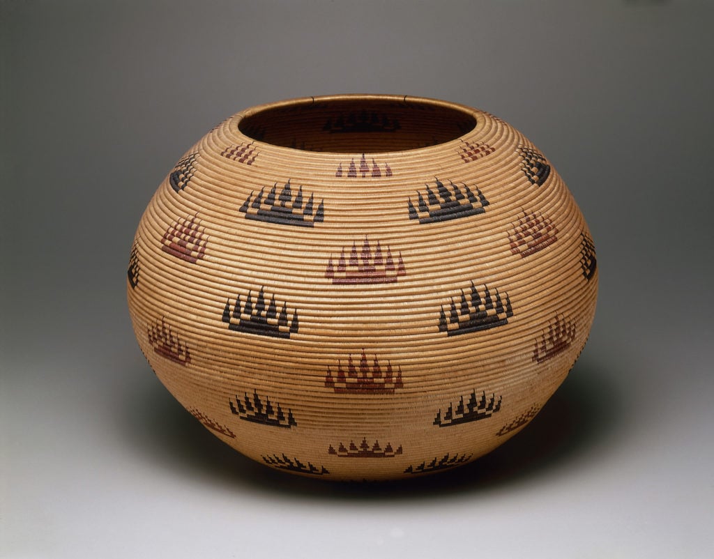 Louisa Keyser, also known as Datsolalee, basket bowl (Washoe, Nevada, 1907). Photo by Dirk Bakker, courtesy Metropolitan Museum of Art, the Charles and Valerie Diker Collection of Native American Art, promised gift of Charles and Valerie Diker.