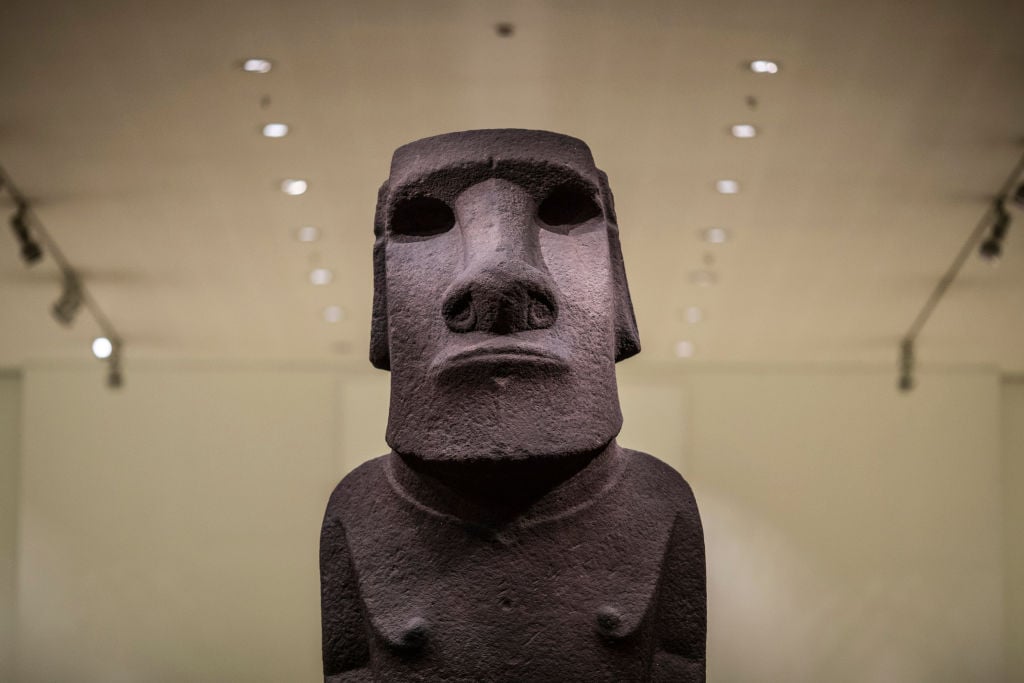 Easter Island S Mayor Says A Monumental Moai Sculpture Is Better Off In