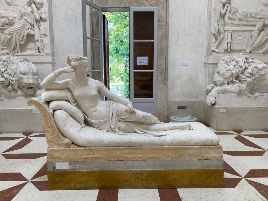 Antonio Canova, Pauline Bonaparte as Venus Victrix (1804). An Austrian visitor posing for a selfie broke the statue's toes. Photo courtesy of Museo Antonio Canova.