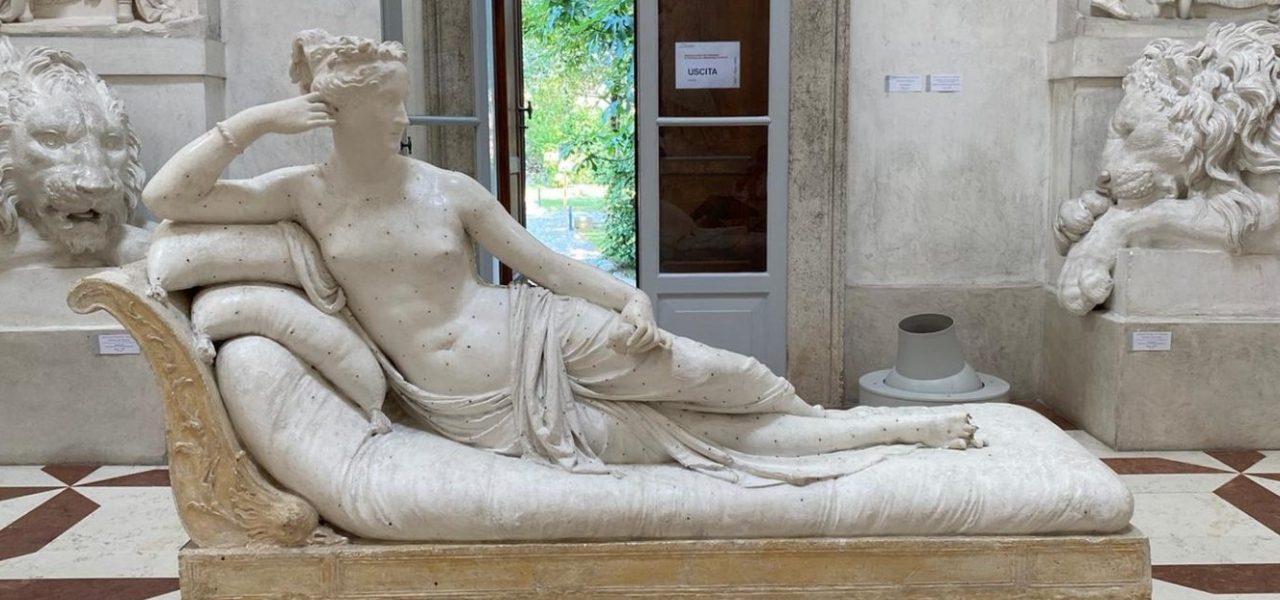 Antonio Canova, Pauline Bonaparte as Venus Victrix (1804). An Austrian visitor posing for a selfie broke the statue's toes. Photo courtesy of Museo Antonio Canova.