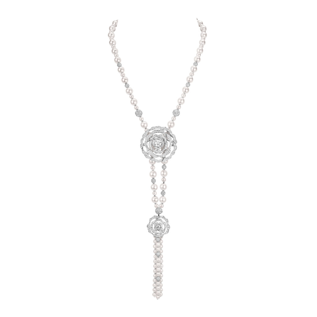 The Perles Intemporelles necklace.