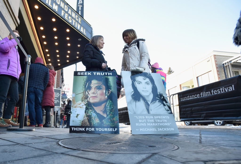 Pro-Jackson protesters at the "Leaving Neverland" screening at the 2019 Sundance Film Festival. Photo by David Becker/Getty Images.
