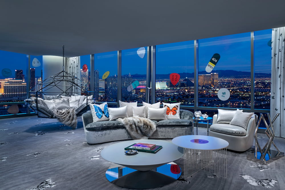 The living room of Damien Hirst's 'Empathy Suite' at the Palms Casino. Image courtesy of the Palms Casino Resort, Las Vegas