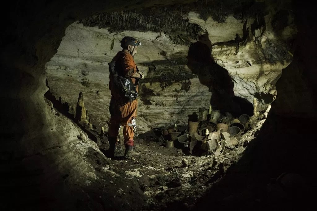 Guillermo de Anda inside the Balamku Cave. Photo: KARLA ORTEGA PHOTO / GAM PROJECT.