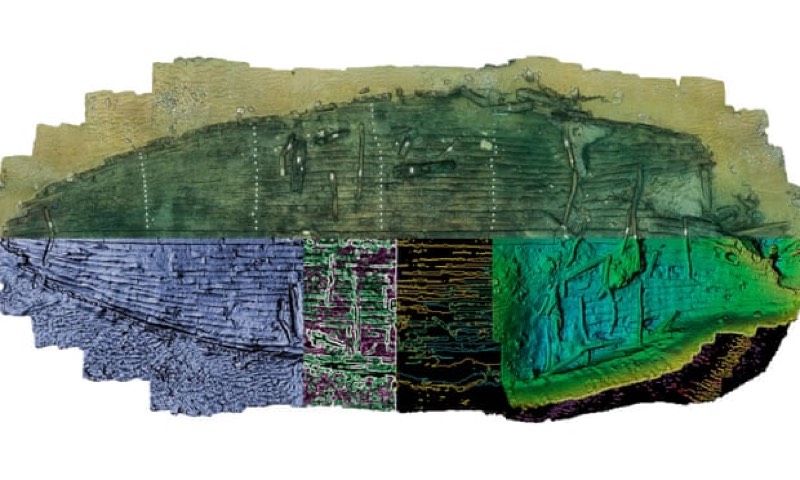 An artistic treatment of the discovered shipwreck. The upper half of the model illustrates the wreck as excavated. Below this, unexcavated areas are mirrored to pro­duce a complete vessel outline. Photo courtesy of Christoph Gerigk/Franck Goddio/Hilti Foundation