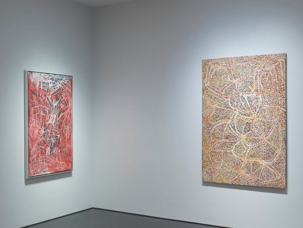 "Desert Painters of Australia," installation views at Gagosian (2019). Artworks ©artists and estates. Photo by Rob McKeever, courtesy of Gagosian. 