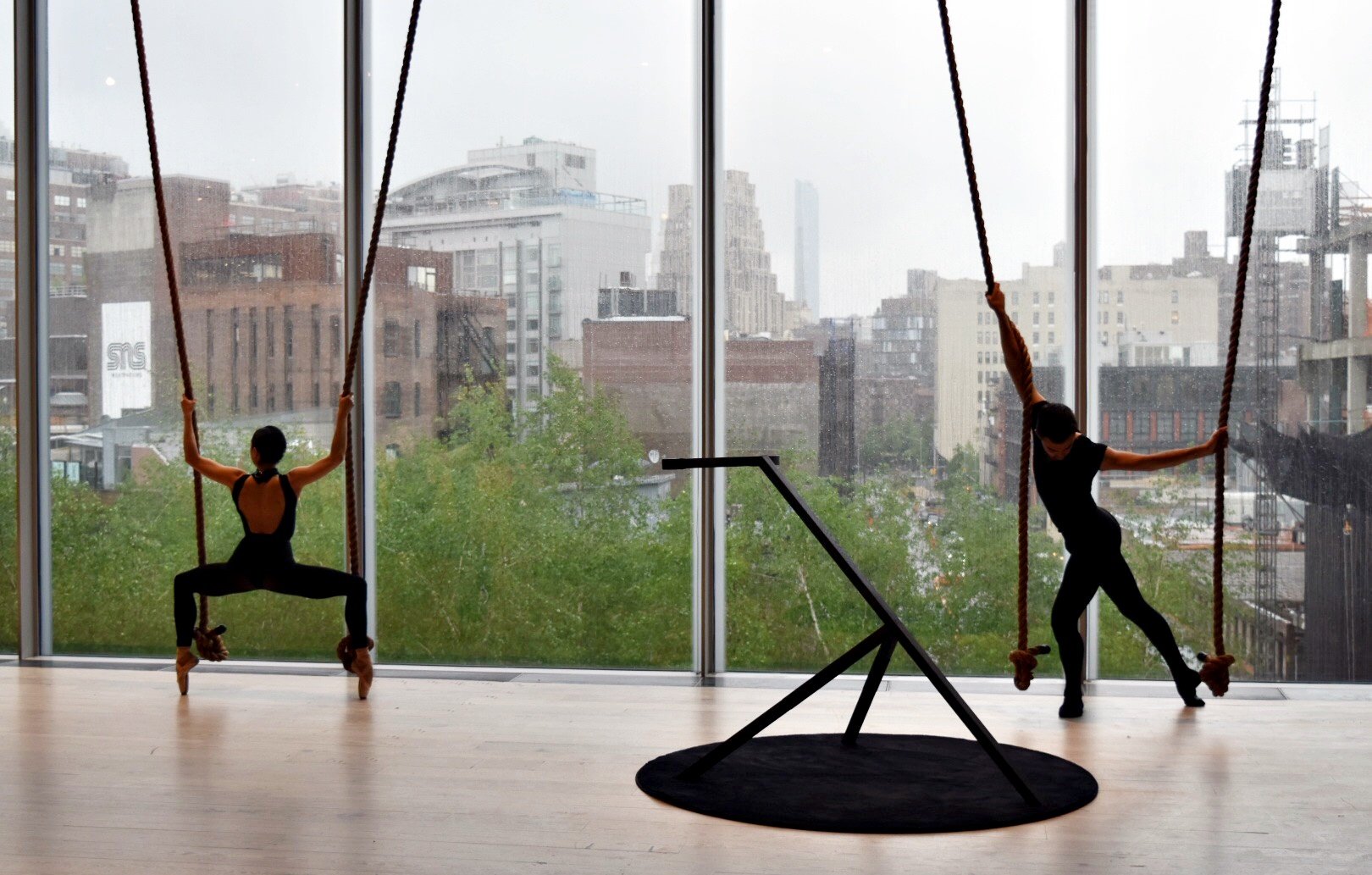 Dancers performing on Brendan Fernandes's The Master and Form (2018/2019). Image courtesy Ben Davis.