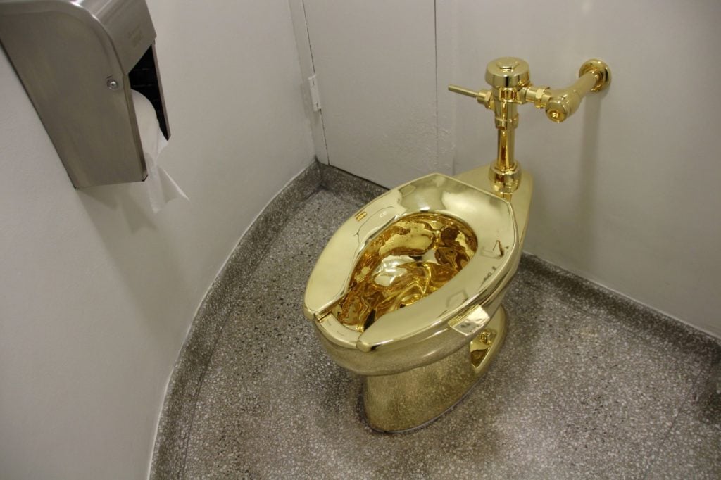 Maurizio Cattelan, America toilet in the Guggenheim Museum, New York 2016. Photo by Christina Horsten/picture alliance via Getty Images.