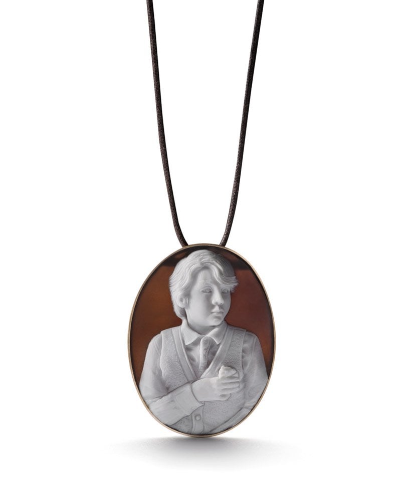 <em>Oliver and Mr. Nibble</em> pendant by Catherine Opie for the new LIZWORK Cameo line. Photo courtesy of LIZWORKS.
