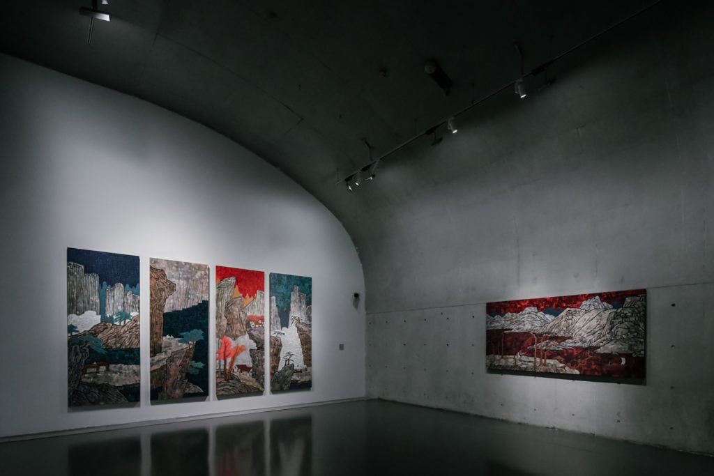 Installation view “Xue Song: Phoenix Art from the Ashes,” 2019. Courtesy of the Long Museum. 