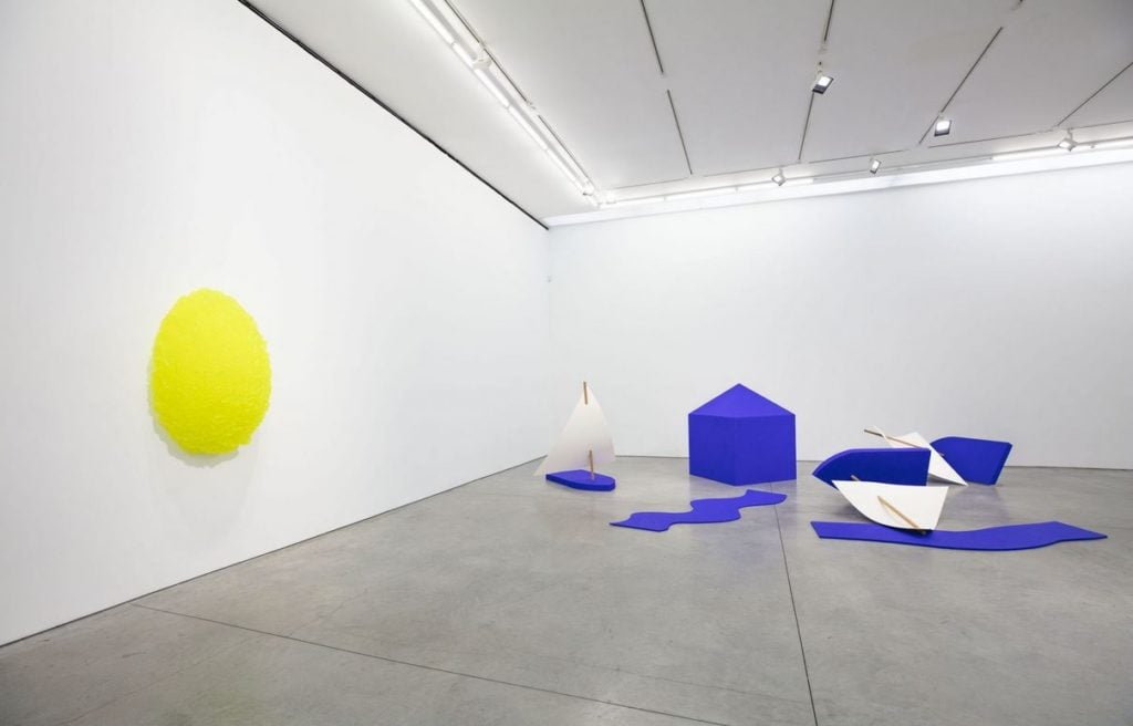 Installation view of "PAINTING SCULPTURE" at Marianne Boesky. Photo courtesy of Marianne Boesky.