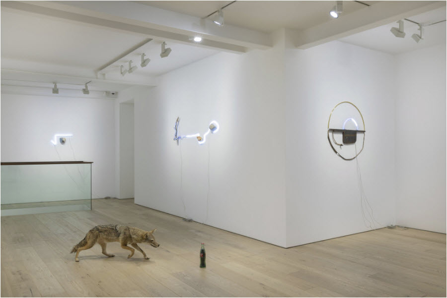 Gabriel Rico, Installation view of The Stone, The Branch, and The Golden Geometry (2019). Courtesy of Perrotin.