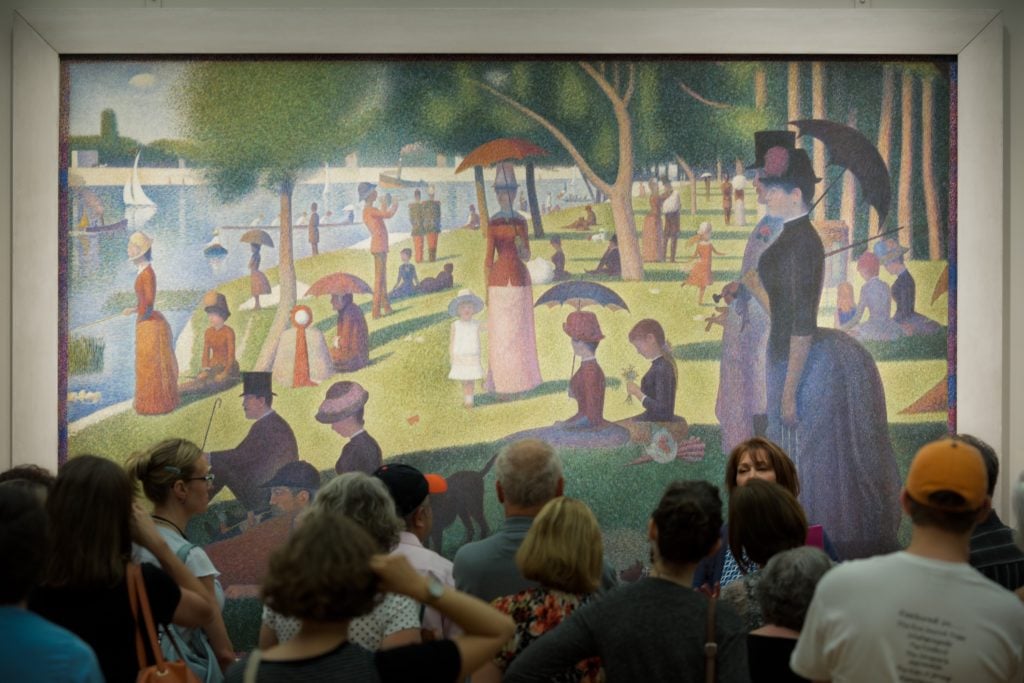 Crowds viewing Georges-Pierre Seurat's <em>A Sunday on La Grande Jatte—1884</em>, 1884–86. Courtesy of the Art Institute of Chicago.