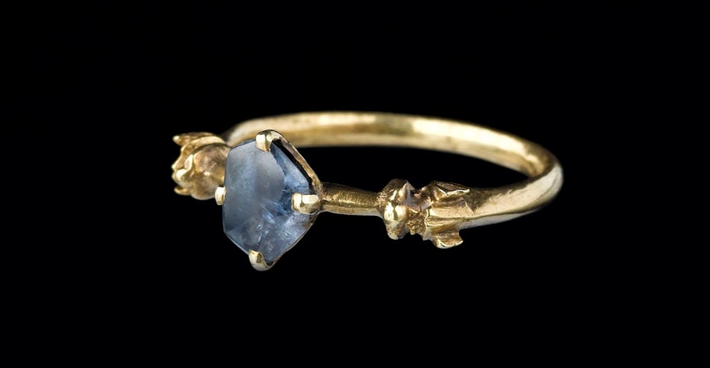 Sapphire ring from the Colmar Treasure (circa 1325–50), from the collection of the Musée de Cluny–Musée National du Moyen Âge. Photo ©RMN-Grand Palais/Art Resource, New York.