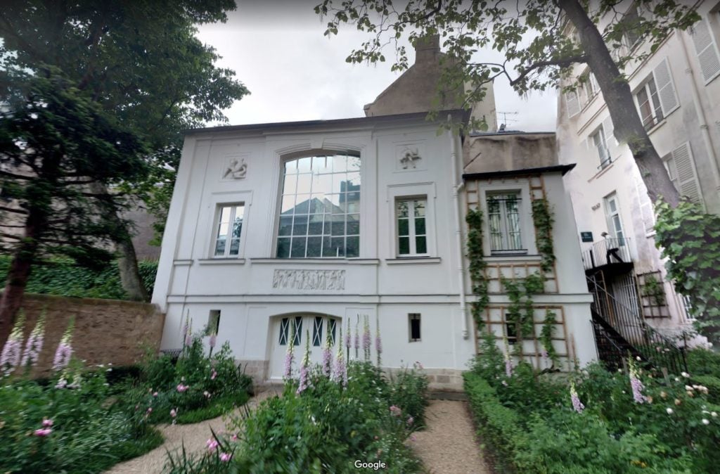 Musée National Eugène Delacroix, seen from its garden, as viewed on Google Street View.