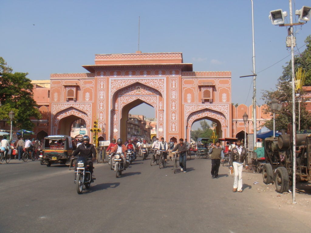 Jaipur City, Rajasthan, India. View of Sanganeri Gate from Bapu Bazaar. Photo ©DRONAH, courtesy of UNESCO.
