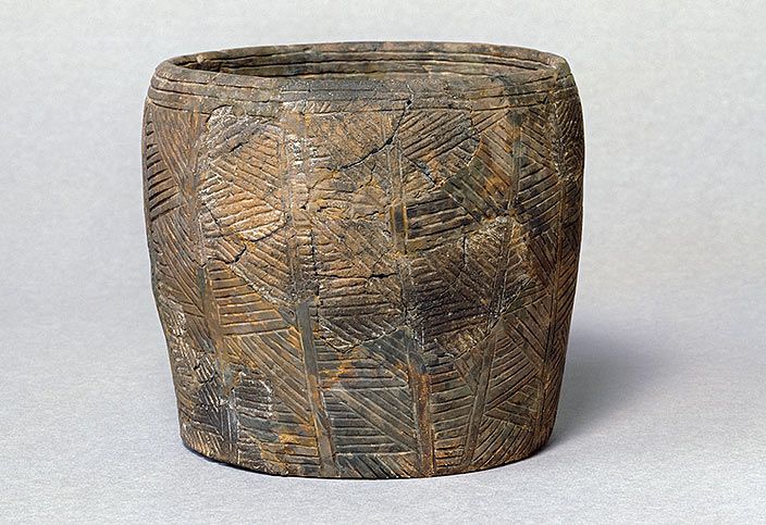This Grooved Ware pot from Durrington Walls may have been used to store lard used to aid the construction of Stonehenge. Photo courtesy of Lisa-Marie Shillito.