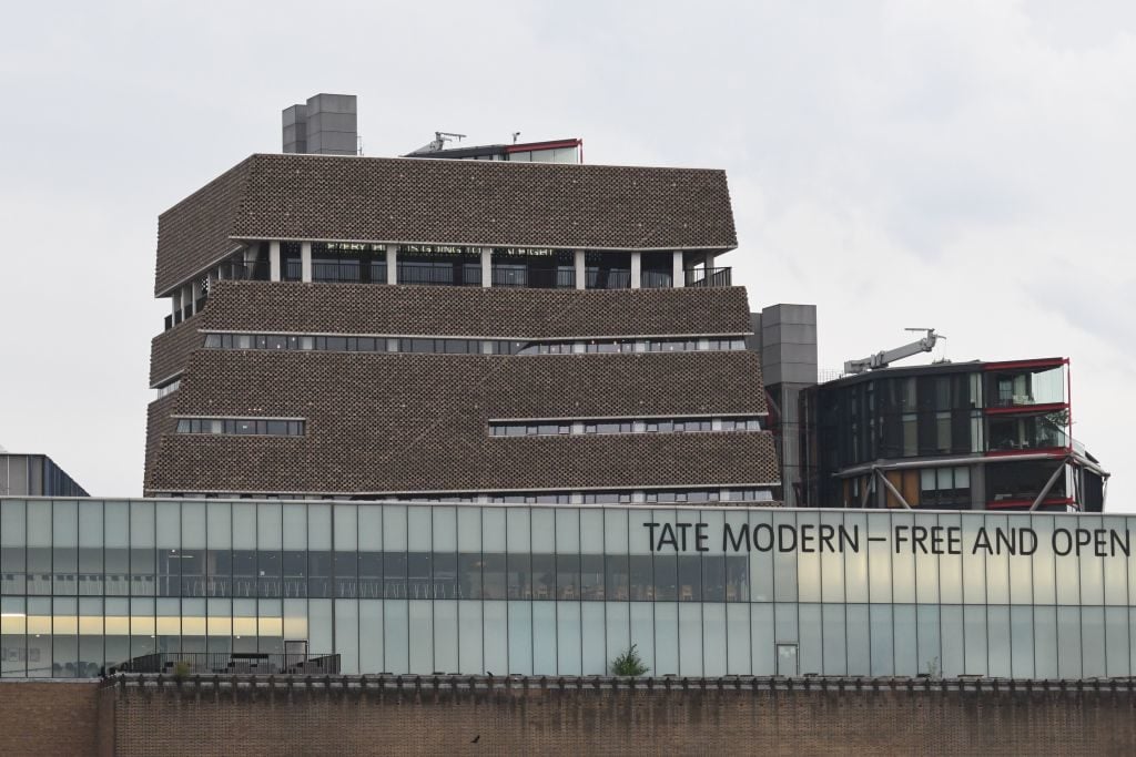 A general view shows the viewing platform of the Tate Modern gallery in London. Photo by Daniel Sorabji/AFP/Getty Images.