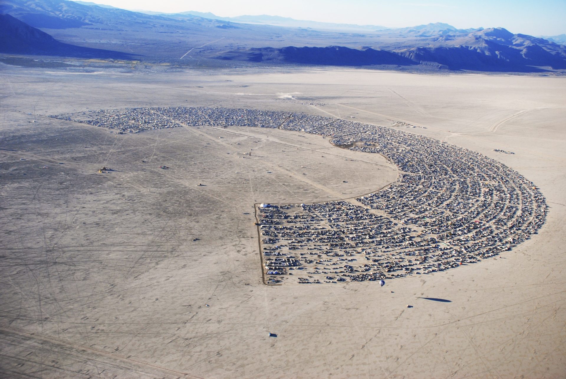 A Man Who Has Attended Burning Man for Decades Captured the Event From ...