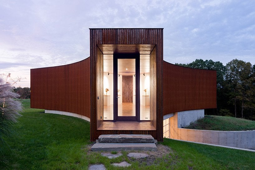 The Tsai Residence guest house, designed by Ai Weiwei and HHF Architects. Photo by Iwan Baan. 