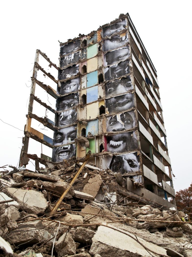 28 Millimètres, Portrait d'une génération, B11, Destruction #2, Montfermeil, France