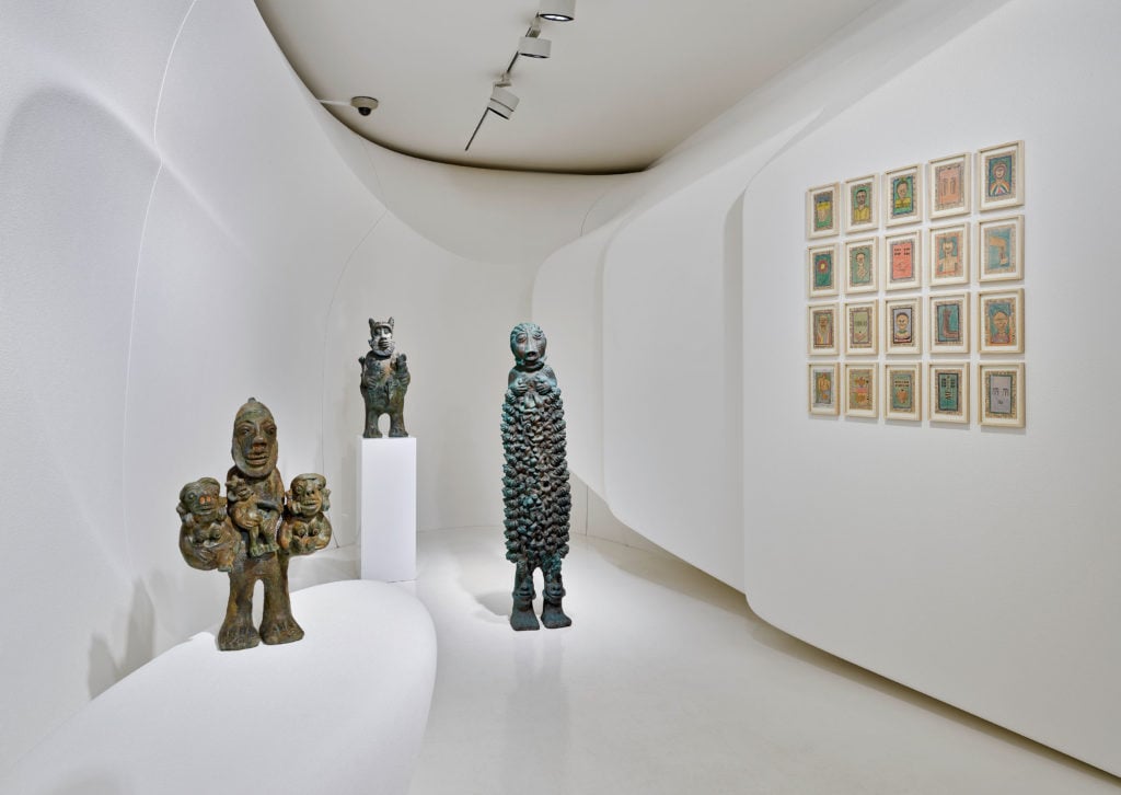 Installation view, "Expressions d’Afrique–Inside Jean Pigozzi’s Collection" at Galerie Gmurzynska. 