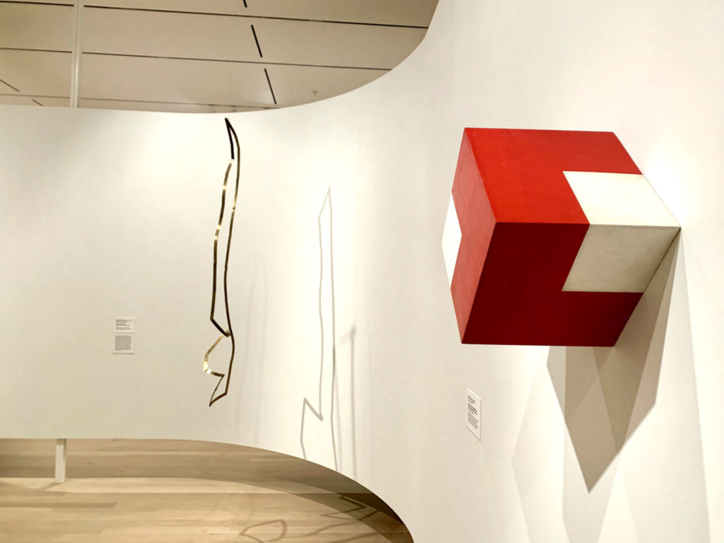 Willys de Castro, <em>Objeto ativo (cubo vermelho/branco)</em> (1962) and Gyula Kosice, <em>Escultura móvil</em> (1948). Image: Ben Davis.