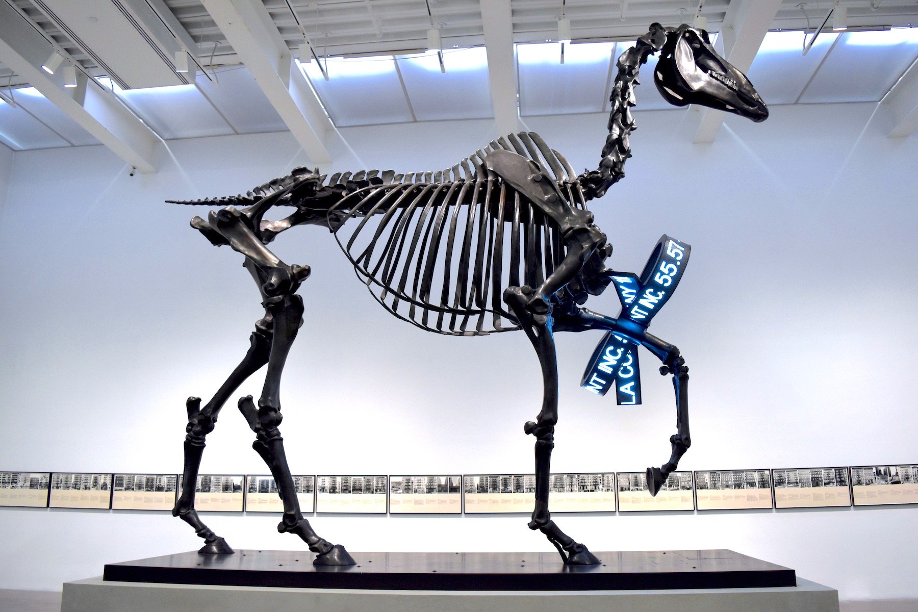 Hans Haacke, Gift Horse (2014). Image: Ben Davis.