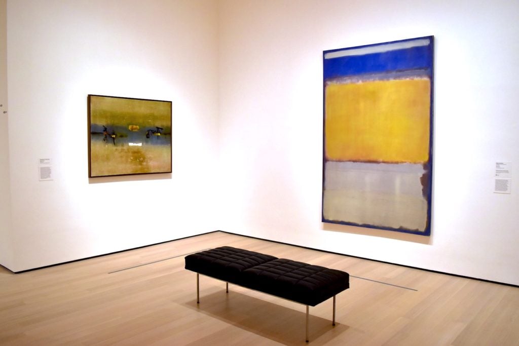 Vasudeo S. Gaitonde, <em>Painting, 4</em> (1962) and Mark Rothko, <em>No. 10</em> (1950). Image: Ben Davis.