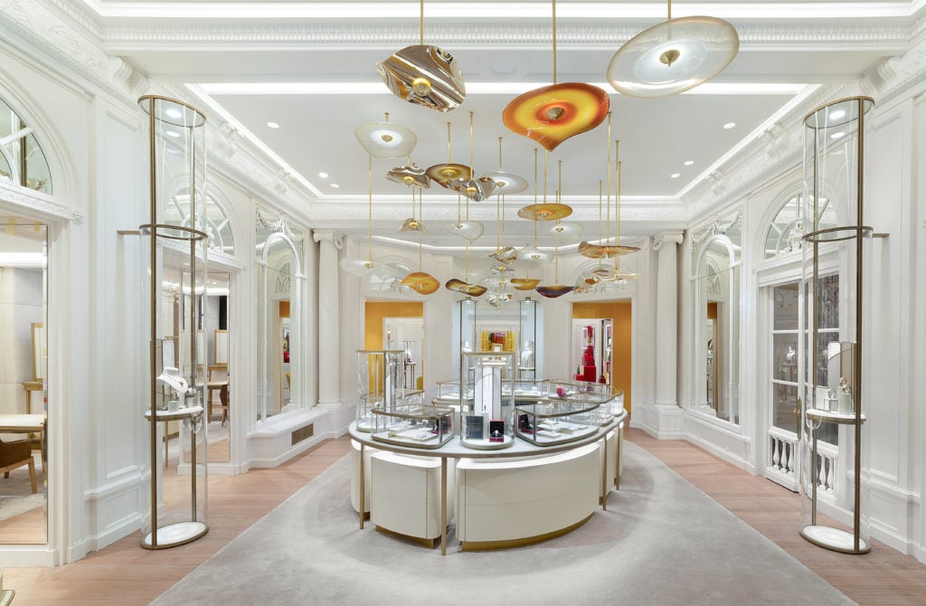 The ground floor at Cartier New Bond Street. Photo by Kalory Photo & Video, courtesy of Cartier.