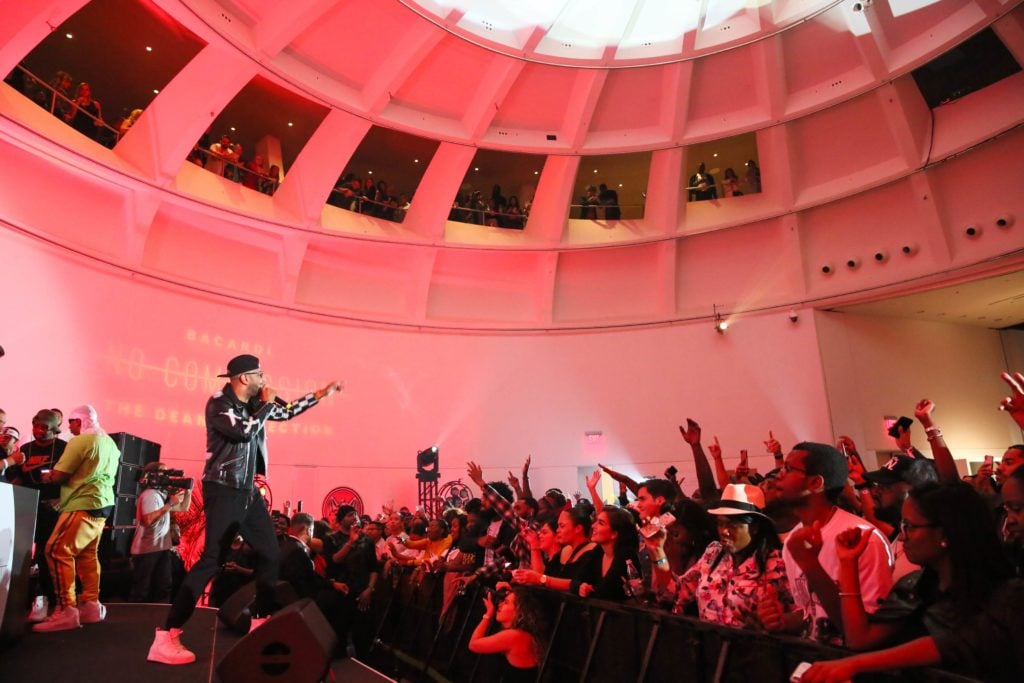 Swizz Beatz performs at No Commission: Miami presented by BACARDI x the Dean Collection at the Faena Forum on December 7, 2018 in Miami Beach, Florida. Photo by Astrid Stawlarz/Getty Images for No Commisson. 