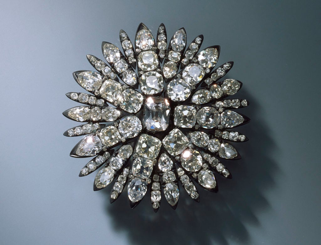 Hairpiece in the shape of a sun. Owned by August Gotthelf (1769-1819) | Produced 1782-1807, Dresden [Saxony], Dresden, between 1782 and 1807 with 127 diamonds and silver. © SKD