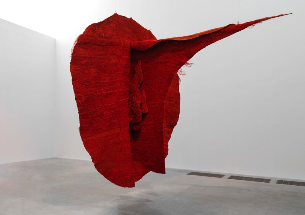 Magdalena Abakanowicz, Abakan Red(1969). Tate. © Magdalena Abakanowicz Foundation.