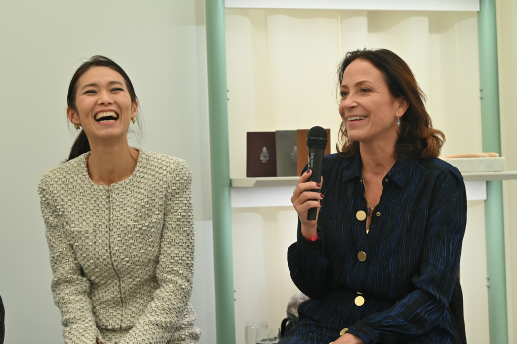 Kate Shin and Sophie Matisse in conversation. Image courtesy Artnet and Mark Cross.