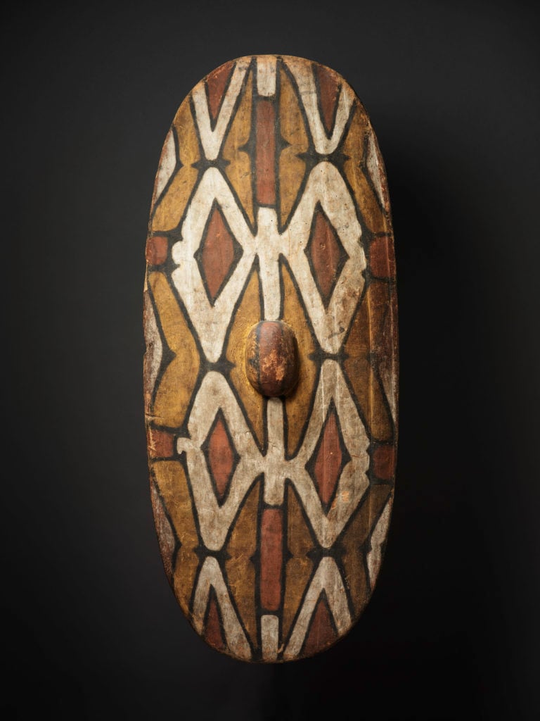 An important aboriginal Rainforest painted softwood shield North eastern Queensland, Australia, 19th century. Courtesy of Patrick & Ondine Mestdagh.