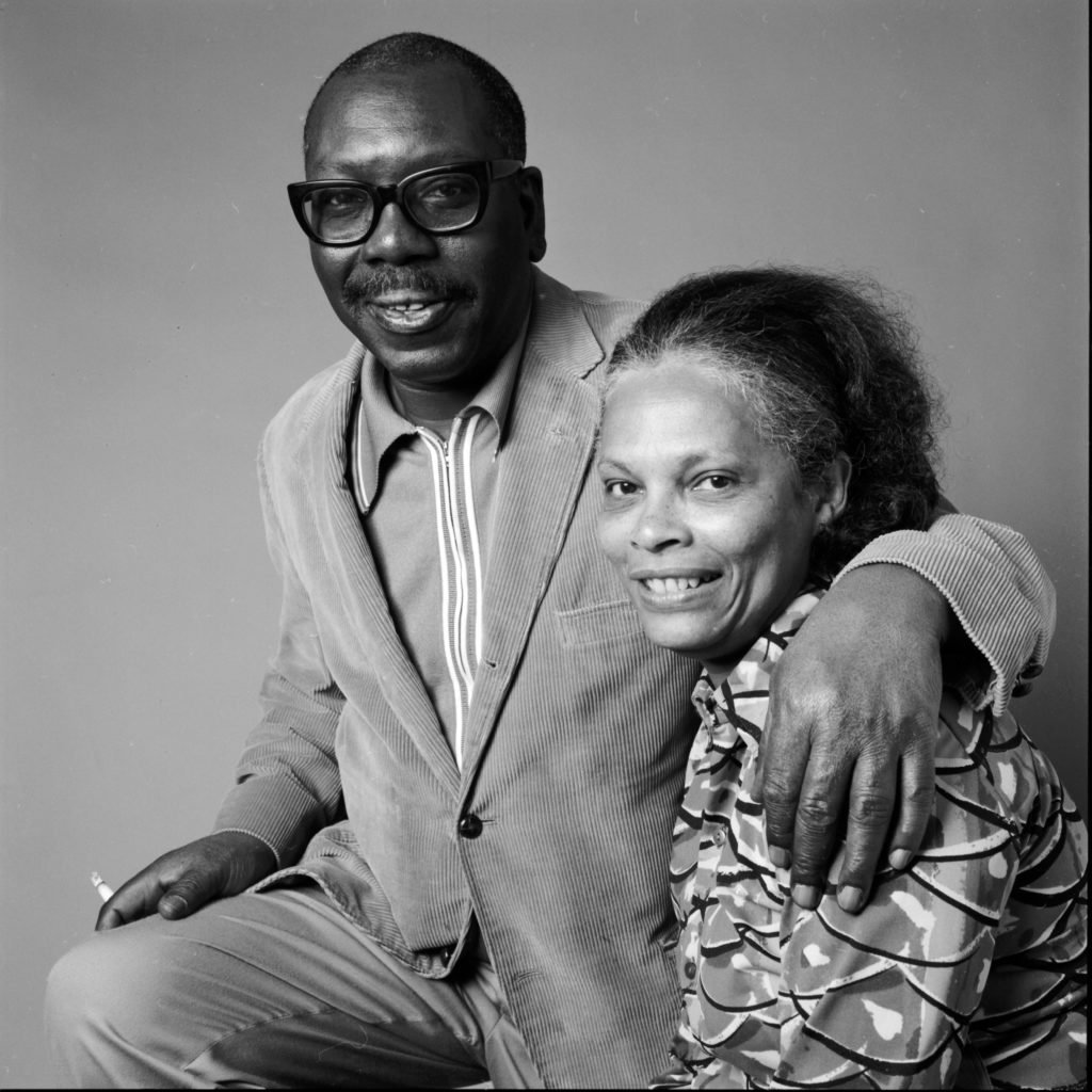 Portrait of married American artists Jacob Lawrence (1917 - 2000) and Gwendolyn Knight (1913 - 2005) as they pose together, New York, 1974. (Photo by Anthony Barboza/Getty Images)