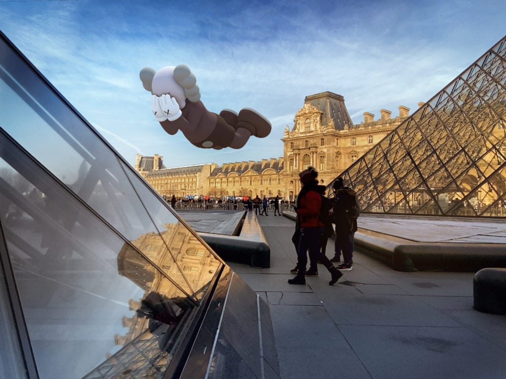 KAWS, COMPANION (EXPANDED) in Paris, 2020, augmented reality. Courtesy: KAWS and Acute Art.