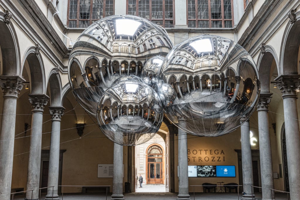 Tomás Saraceno, Aria installation at Palazzo Strozzi, Firenze; Photograph ® Studio Tomás Saraceno 2020