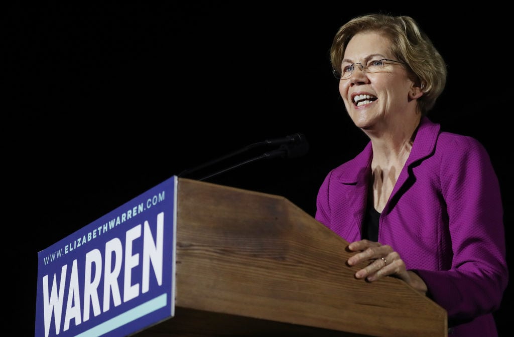 Democratic presidential candidate Sen. Elizabeth Warren delivers a campaign speech at East Los Angeles College on March 2, 2020 in Monterey Park, California. Photo by Mario Tama/Getty Images.