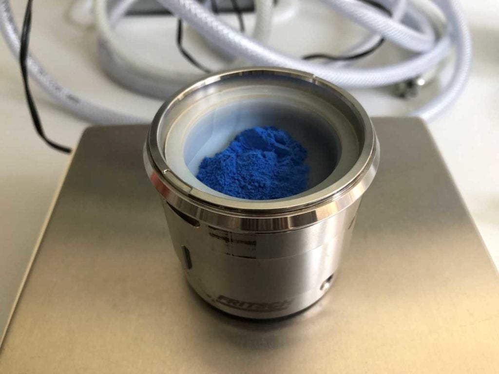 Egyptian blue: the researchers obtained the nanosheets from this powder. Photo: University of Göttingen.