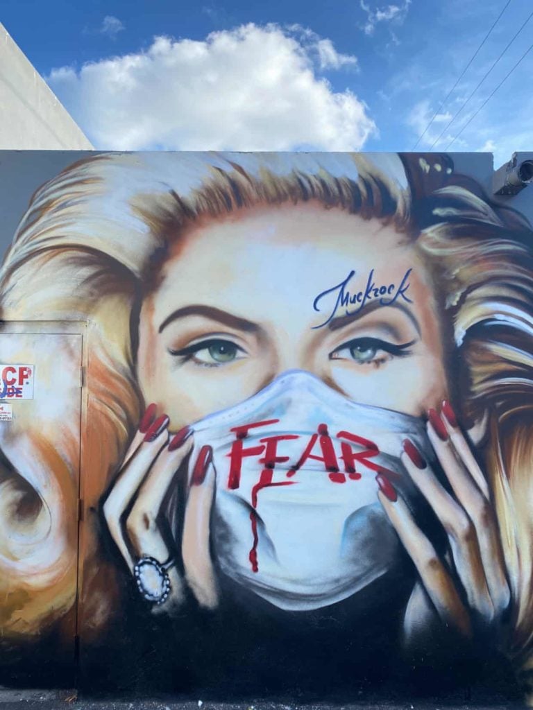 Jules Muck, mural of Anna Nicole Smith in a face mask. Photo by Paul Lara, via Instagram. 