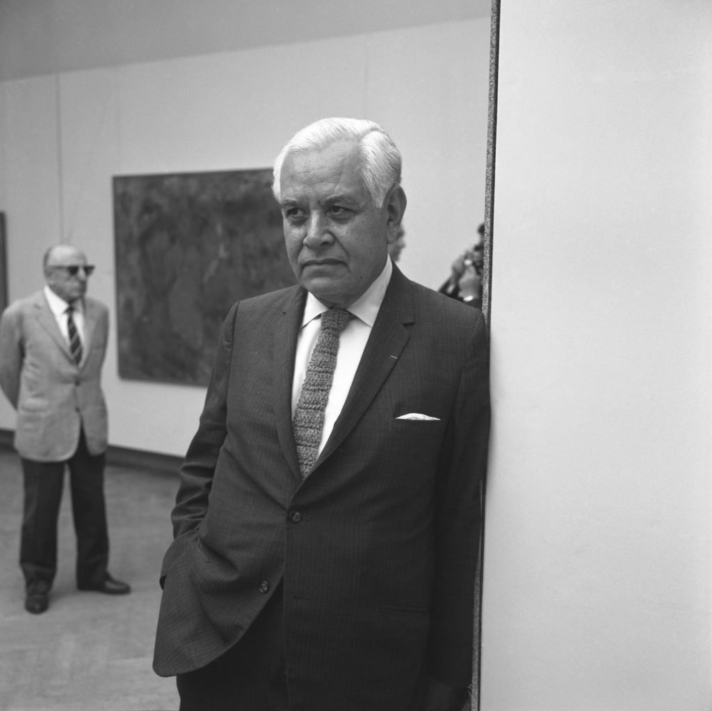Mexican painter Rufino Tamayo at the Venice Biennale, 1968, shortly before the time he met Raul Giansante. Photo by Archivio Cameraphoto Epoche/Getty Images.