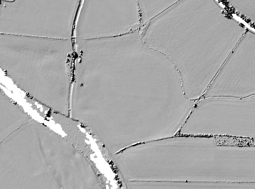 Wedding photographer Chris Sedden spotted what could possibly be traces of a newly discovered henge in the village of Swarkestone in south Derbyshire in an aerial photograph, and a topographical LiDAR scan backed his hypothesis.