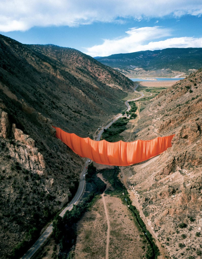Christo and Jeanne-Claude Valley Curtain (1970–72), Rifle, Colorado. Photo by Harry Shunk, courtesy of the Shunk-Kender Archive, ©1972 Christo.