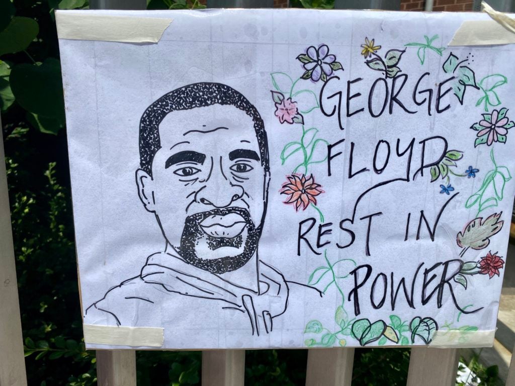 A contribution to the George Floyd Tribute Wall in Harlem. Photo by Sarah Cascone.