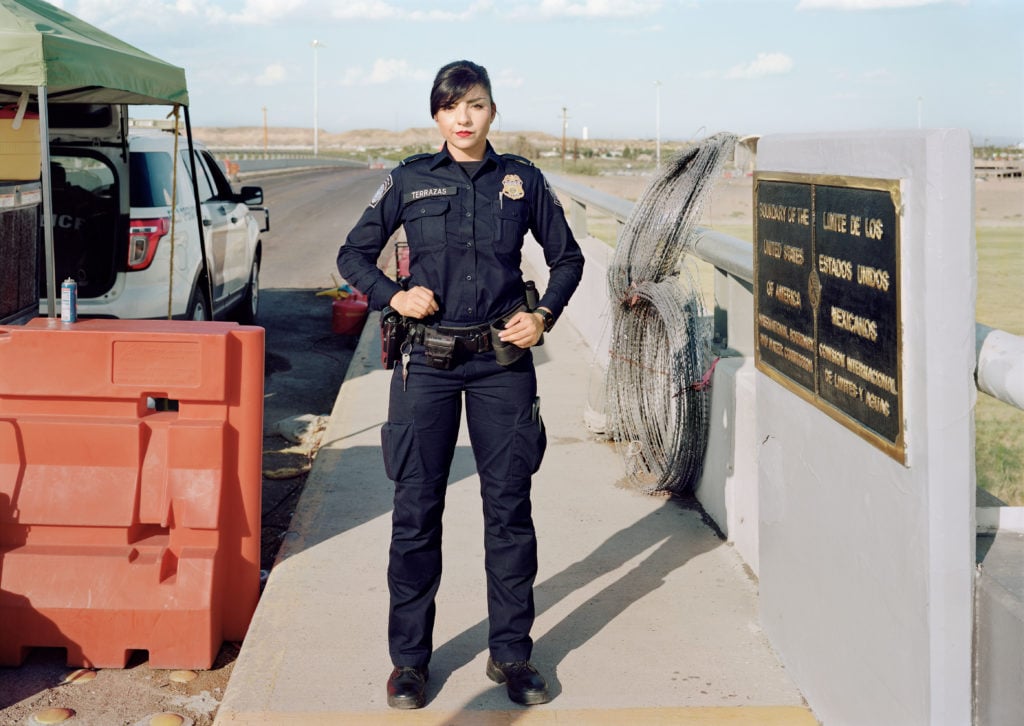 An-My Lê, <i>Fragment VIII: US Customs and Border Protection Officer, Presidio-Ojinaga International Bridge, Presidio, Texas</i> (2019). Courtesy the artist and Marian Goodman Gallery. ©2020 An-My Lê.