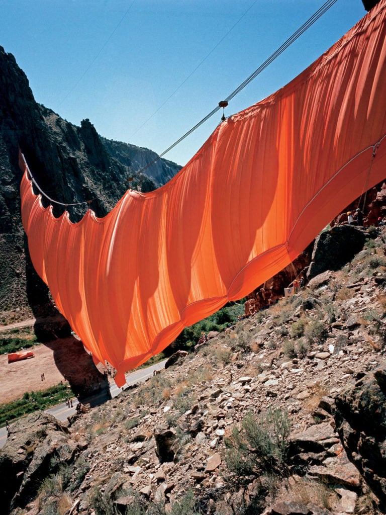 Christo and Jeanne-Claude Valley Curtain (1970–72), Rifle, Colorado. Photo by Wolfgang Volz, ©1972 Christo.