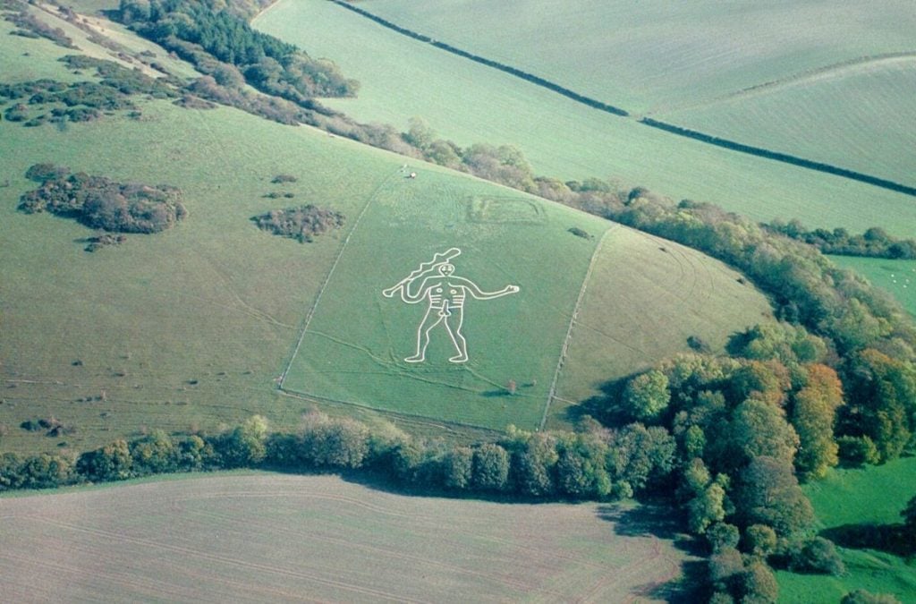 A photograph of Cerne Abbs Giant taken from a Cessna 150 aircraft in 2001. Photo by Pete Harlow, Creative Commons Attribution-Share Alike 3.0 Unported license.